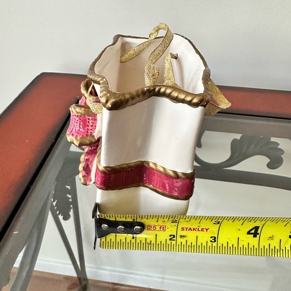 K’s Collection Ceramic Gift Bag Wrapped W/ Red & Gold Trim Ribbon & Gold Ribbon - Picture 2 of 9